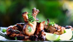 Chicken ‘n’ Rib Night 
